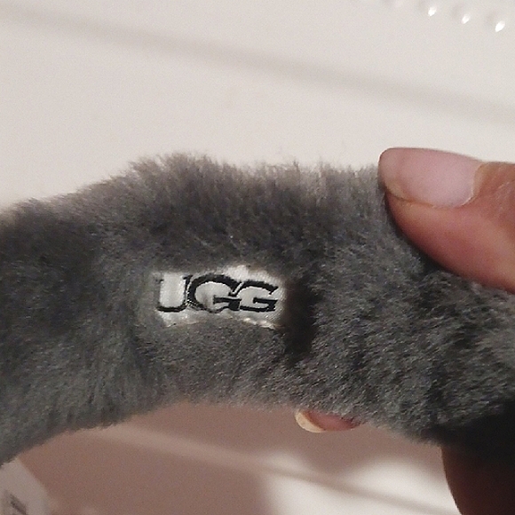 Gorgeous! UGG Charcoal Gray Shearling Sheepskin Earmuffs ⚜️☃️⚜️ - Picture 5 of 10
